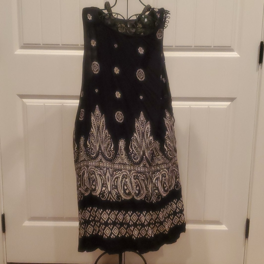 Dee Dee's black & white print coverup